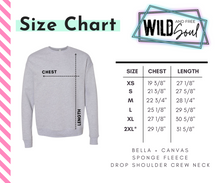 Load image into Gallery viewer, One Lucky Mama Crewneck
